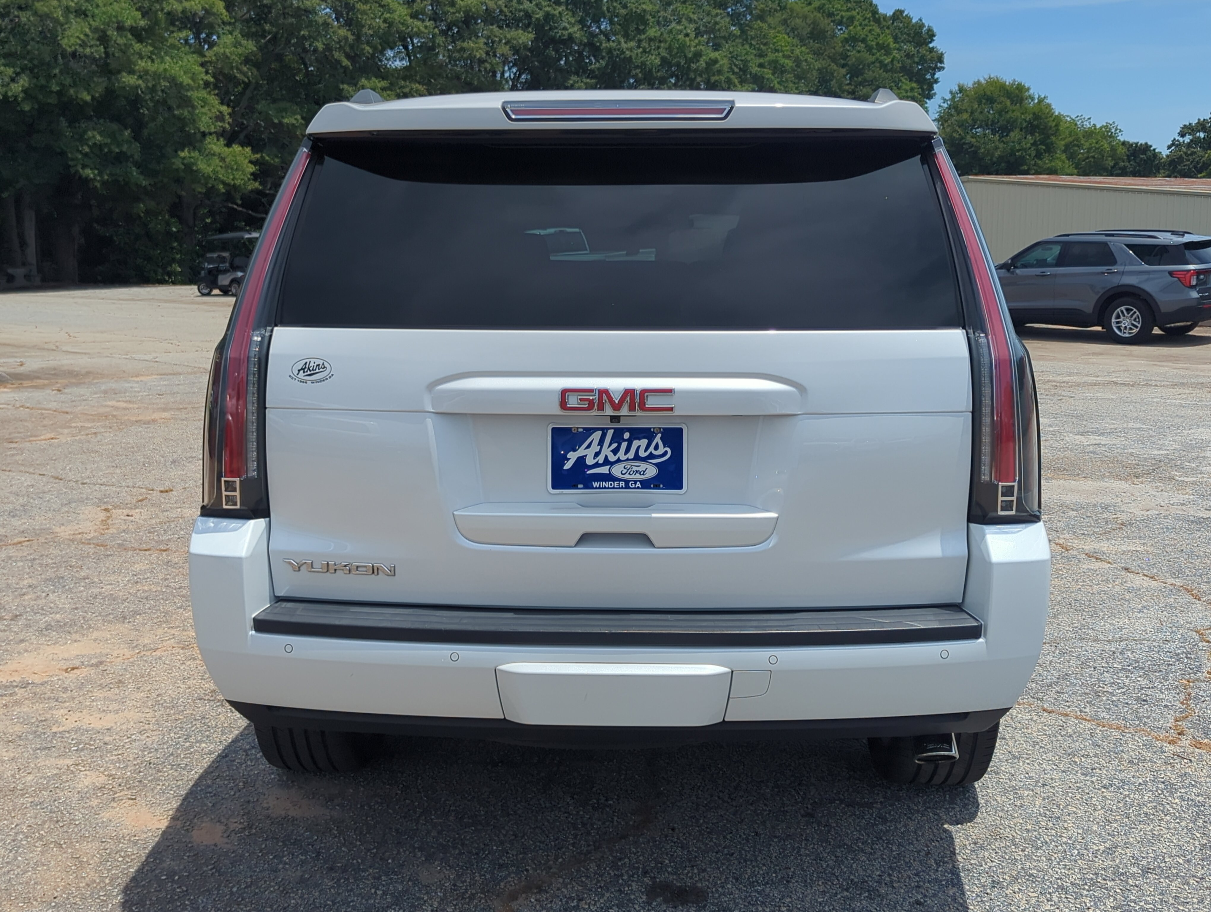 Used 2017 GMC Yukon SLT w/ Premium Edition AWD/4WD image 4