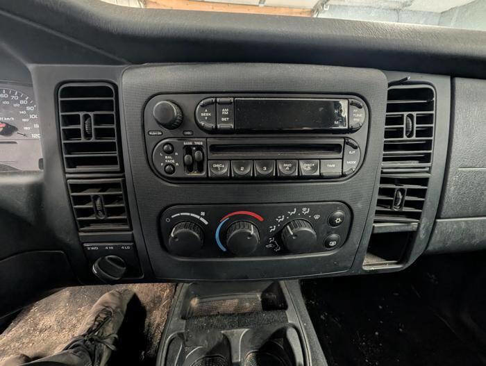 Used 2004 Dodge Dakota SLT w/ PWR Convenience Group AWD/4WD image 38