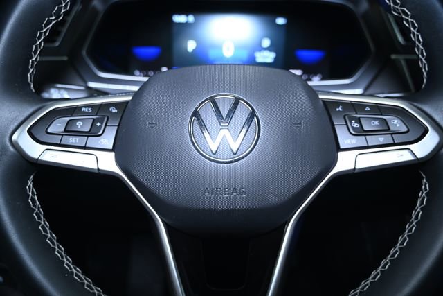 Used 2022 Volkswagen Tiguan SE image 38