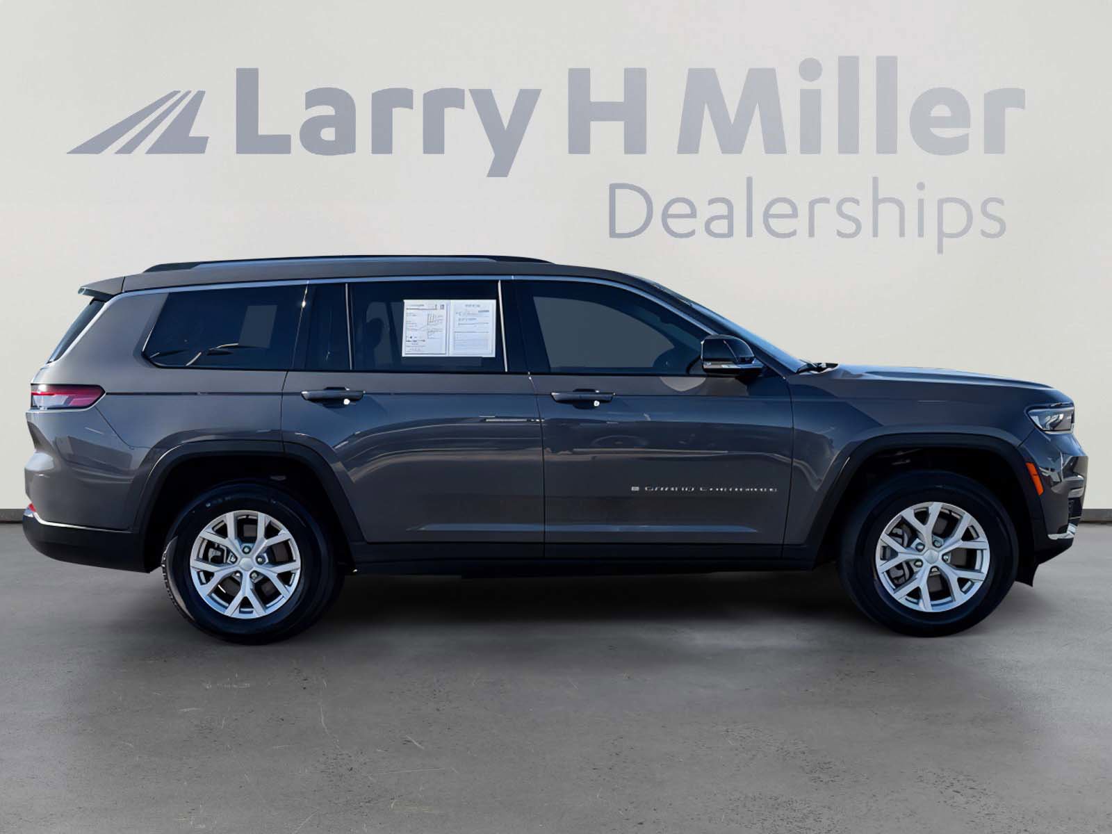 Used 2024 Jeep Grand Cherokee L Limited w/ Trailer Tow Package image 7