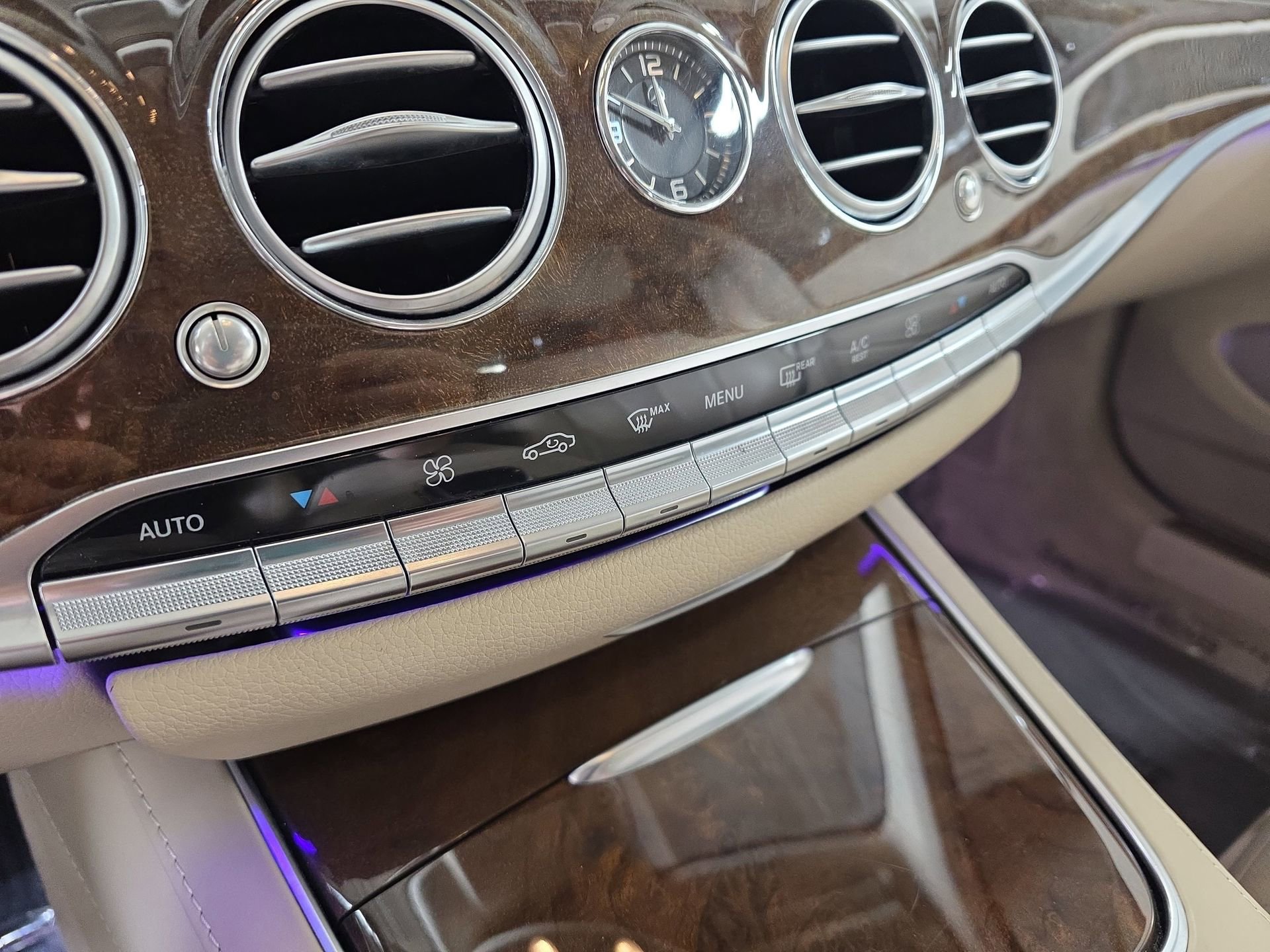 Used 2015 Mercedes-Benz S 550 4MATIC Sedan image 23