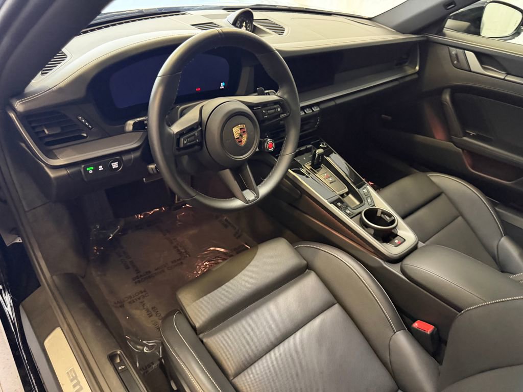 Certified 2025 Porsche 911 Carrera RWD image 4