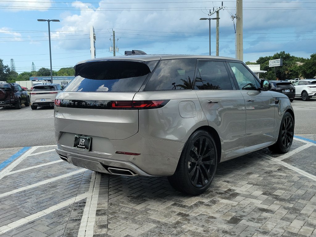 New 2026 Land Rover Range Rover Sport Dynamic SE AWD/4WD image 5
