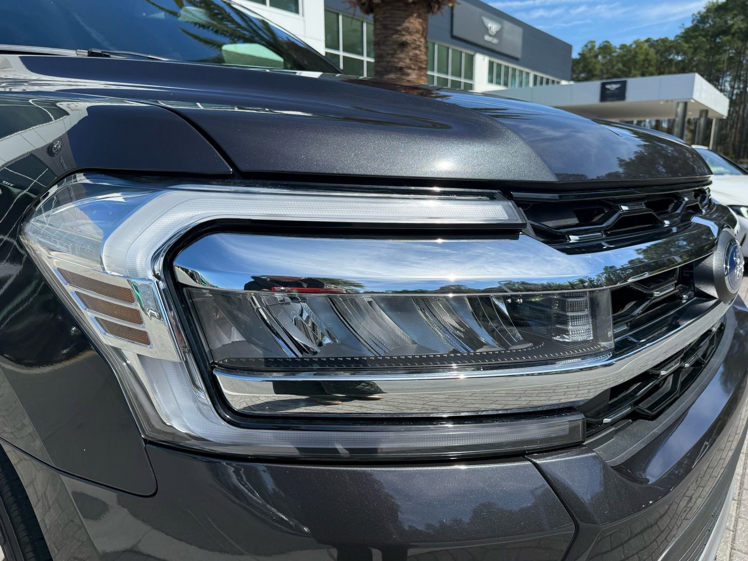 Used 2024 Ford Expedition Limited image 16