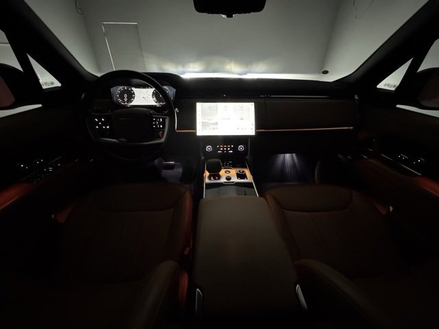 Used 2023 Land Rover Range Rover Long Wheelbase SE image 38