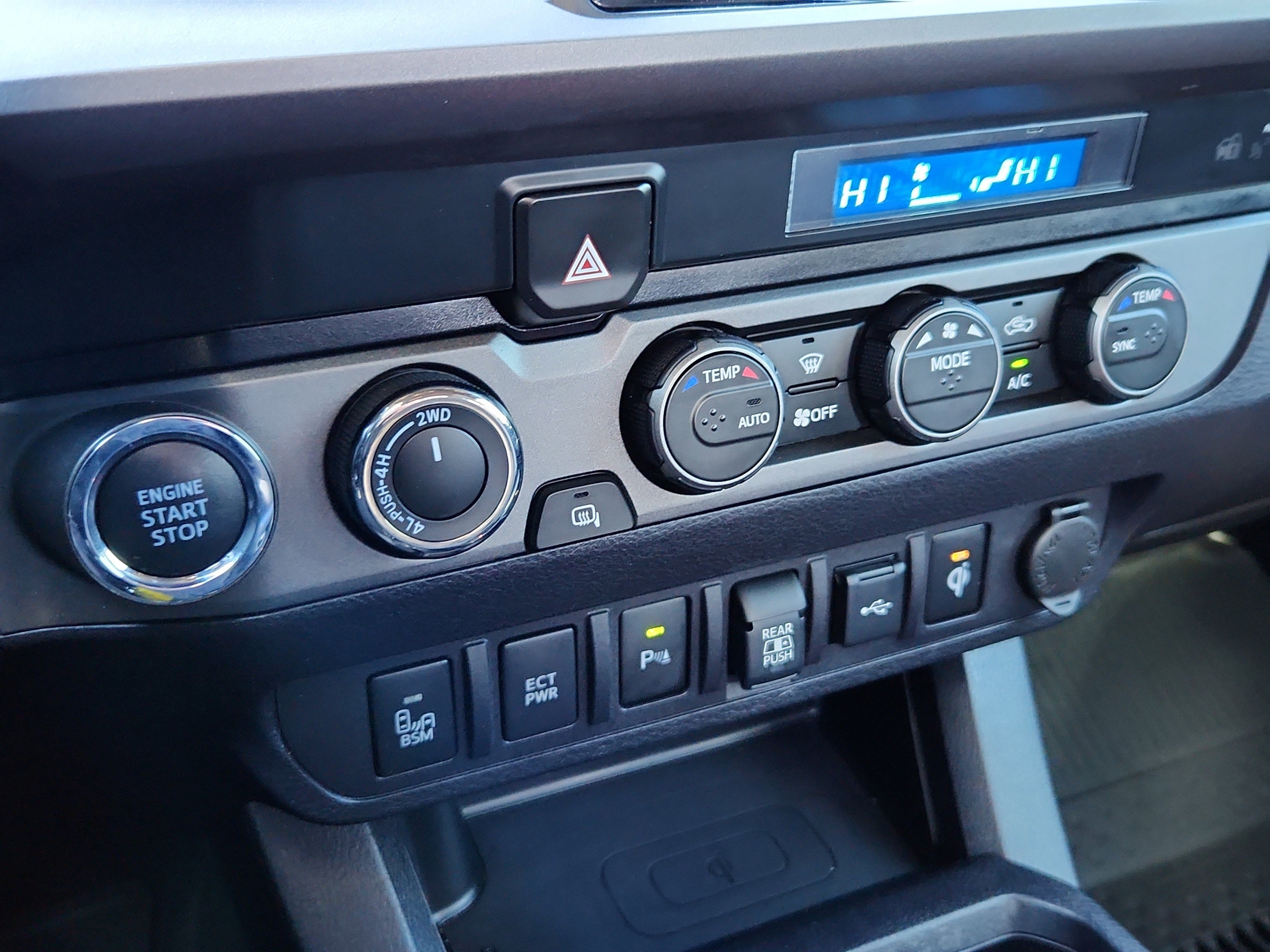 Used 2021 Toyota Tacoma TRD Off-Road w/ Technology Package image 22