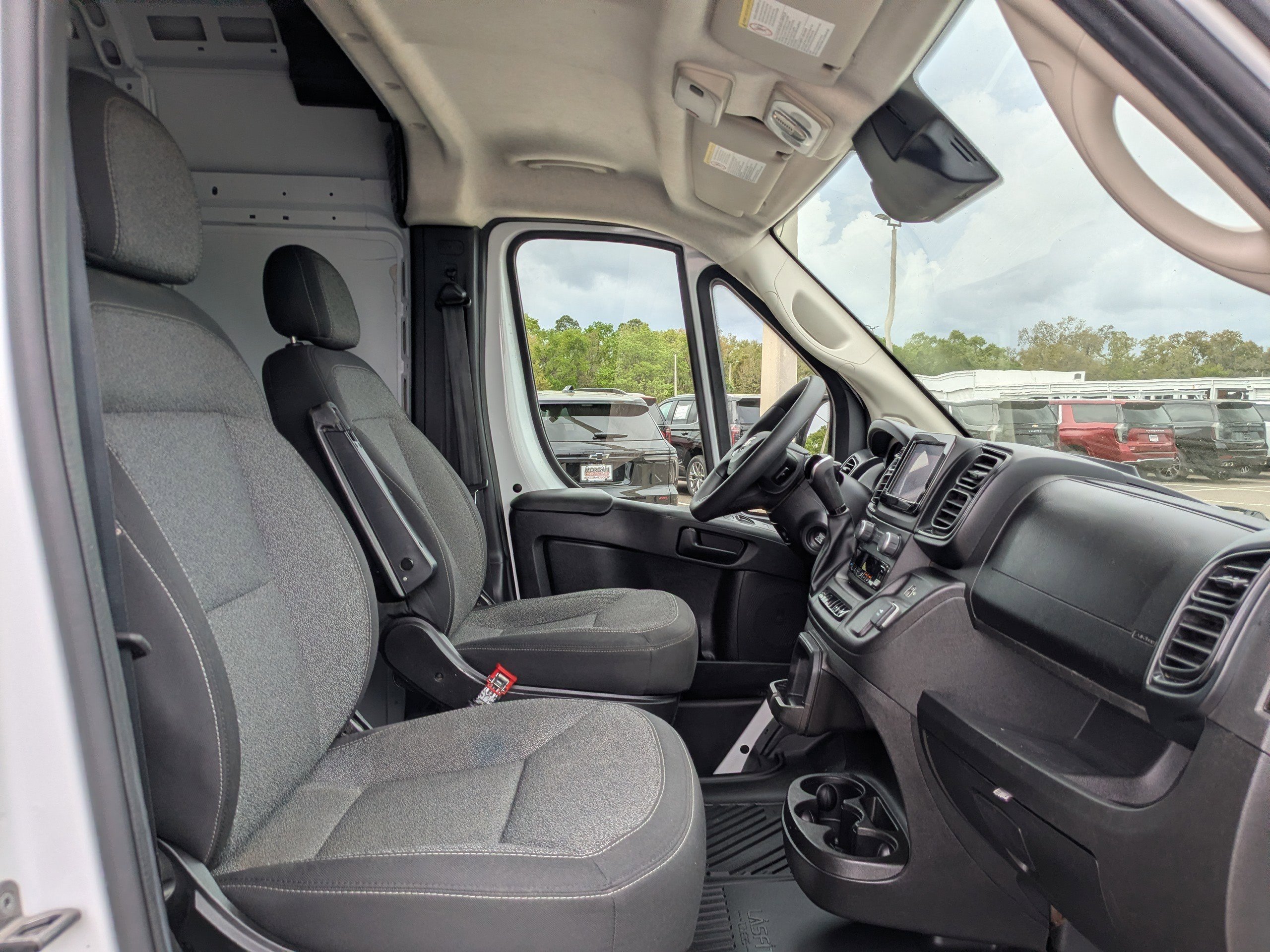 Used 2025 RAM ProMaster 2500 w/ Convenience Group image 13