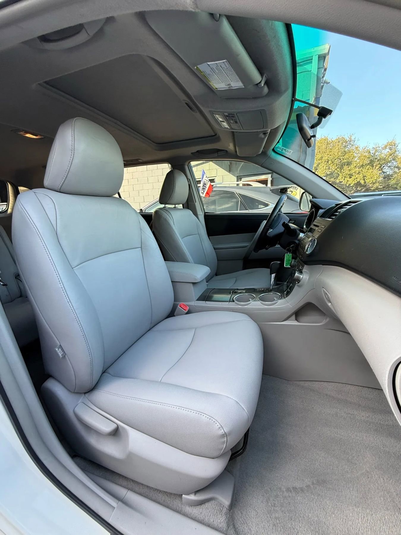 Used 2010 Toyota Highlander SE image 23