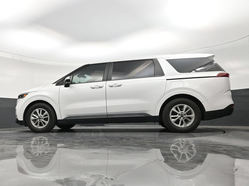 Used 2024 Kia Carnival LX FWD image 21