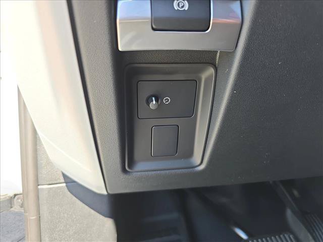 New 2026 Land Rover Defender 110 X-Dynamic SE AWD/4WD image 25