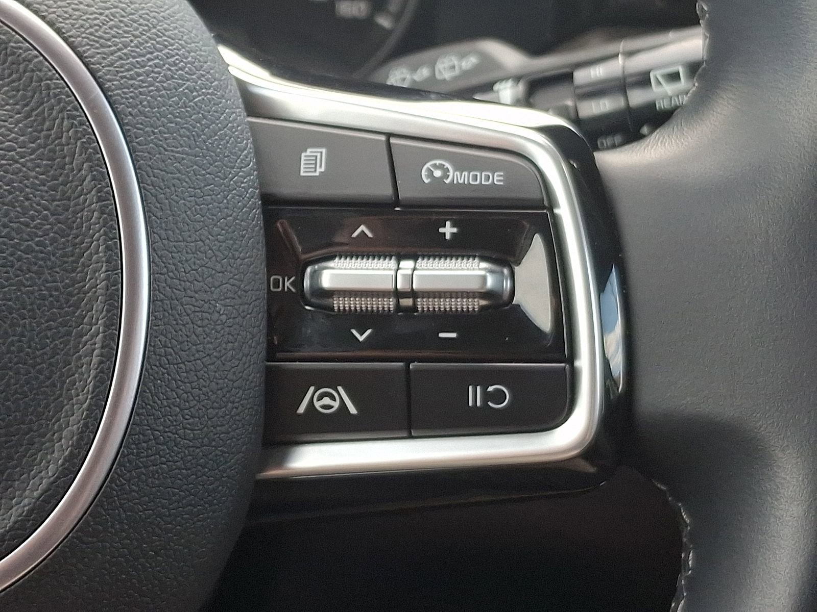 Used 2023 Kia Sorento S AWD/4WD image 21