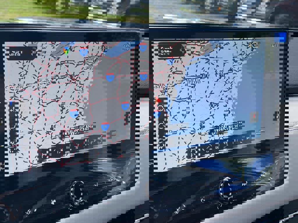 New 2025 Mitsubishi Outlander SE image 8