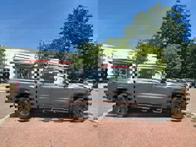 New 2025 Nissan Frontier PRO-4X image 1
