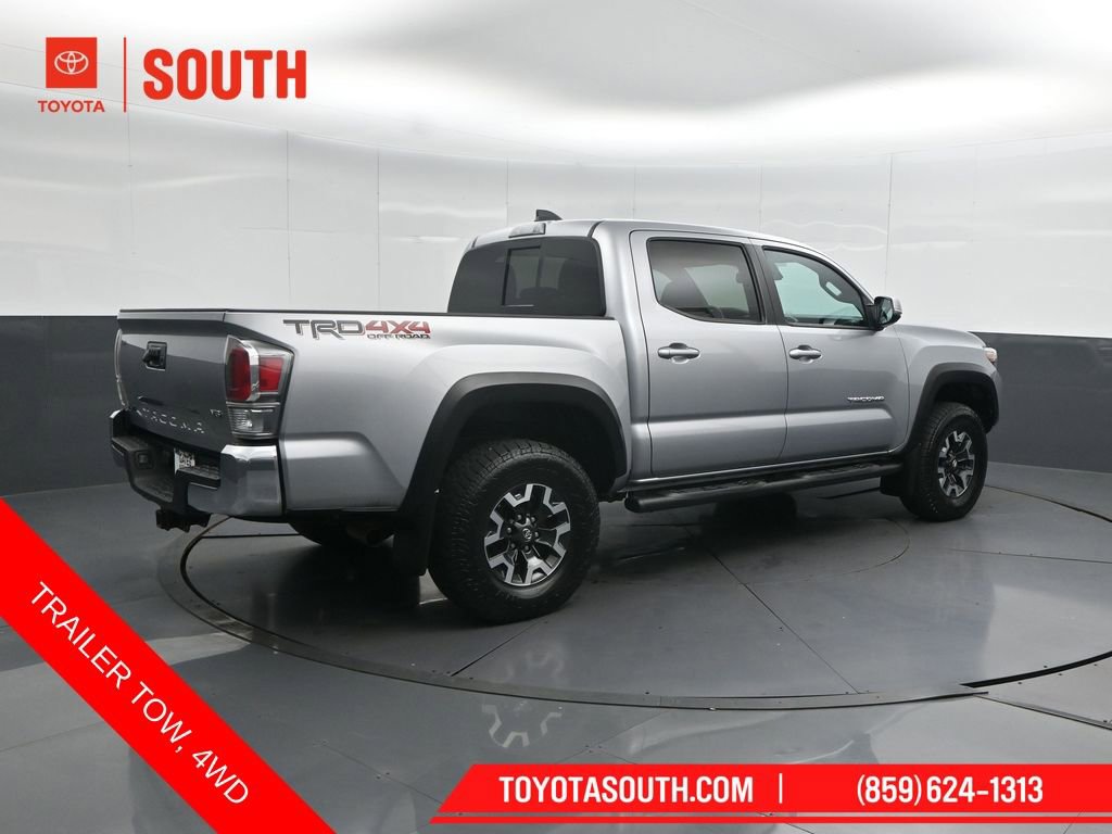 Used 2020 Toyota Tacoma TRD Off-Road image 2