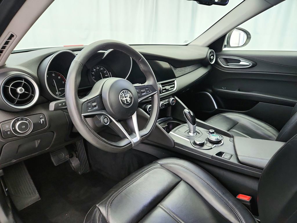 Used 2019 Alfa Romeo Giulia AWD image 10