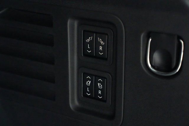 Used 2024 GMC Acadia Denali image 11