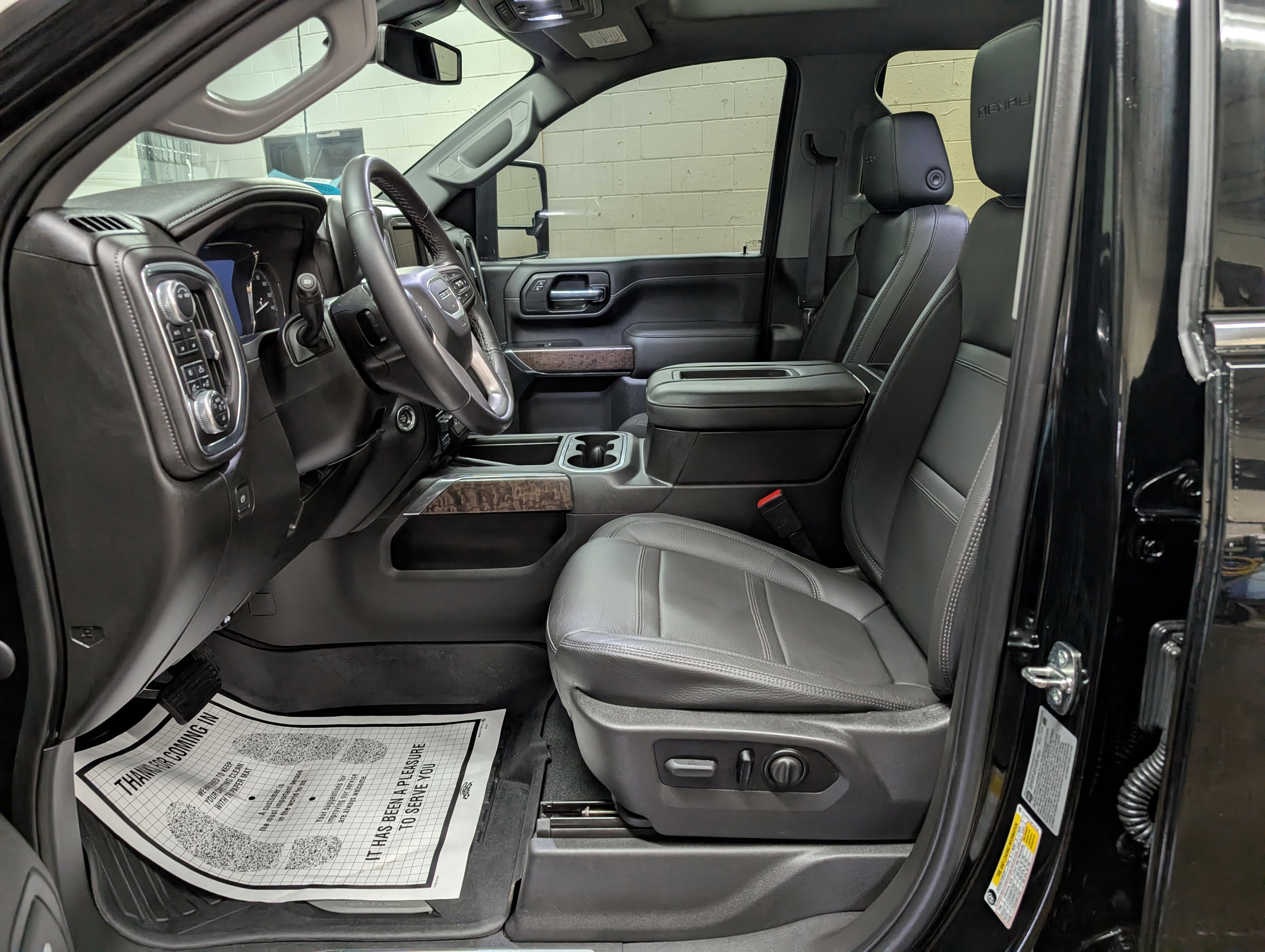 Used 2022 GMC Sierra 3500 Denali image 8