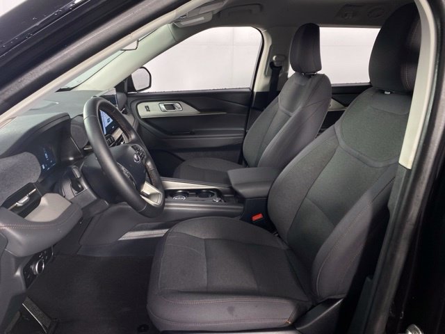 Used 2025 Ford Explorer Active AWD/4WD image 14