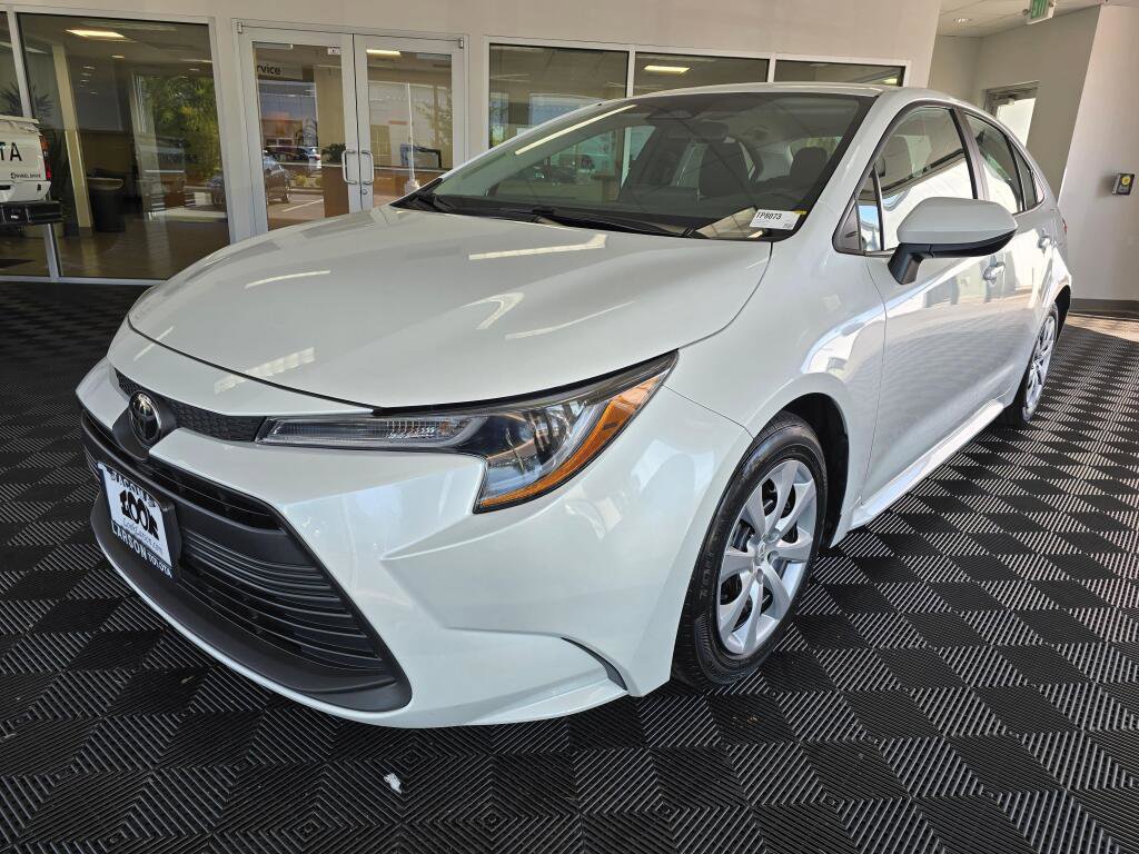 Used 2024 Toyota Corolla LE FWD image 7