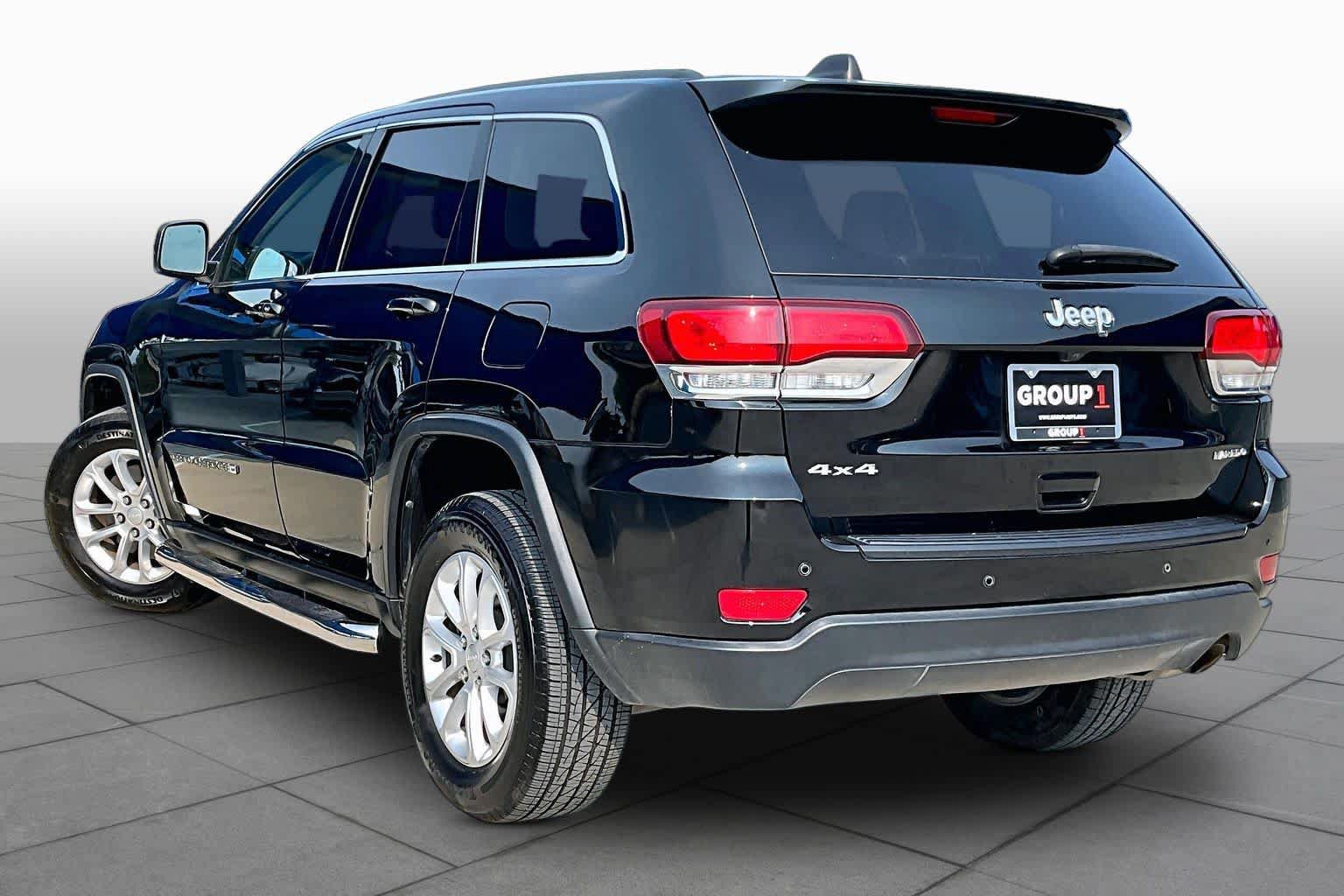 Used 2022 Jeep Grand Cherokee Laredo E w/ Security & Convenience Group AWD/4WD image 11