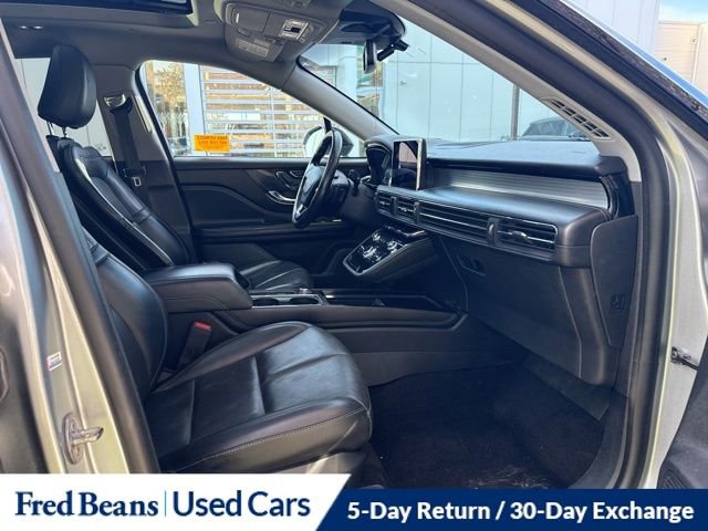Used 2022 Lincoln Corsair AWD w/ Premium Package image 18