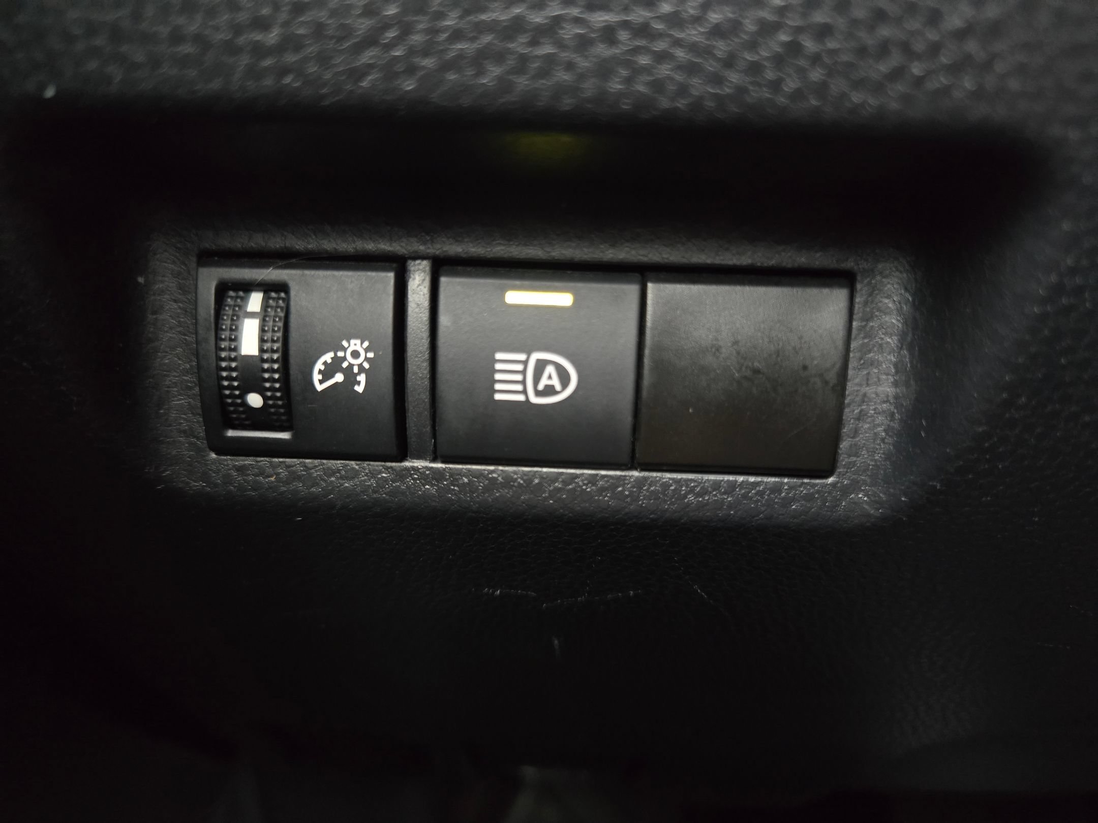 Used 2021 Toyota RAV4 LE FWD image 24