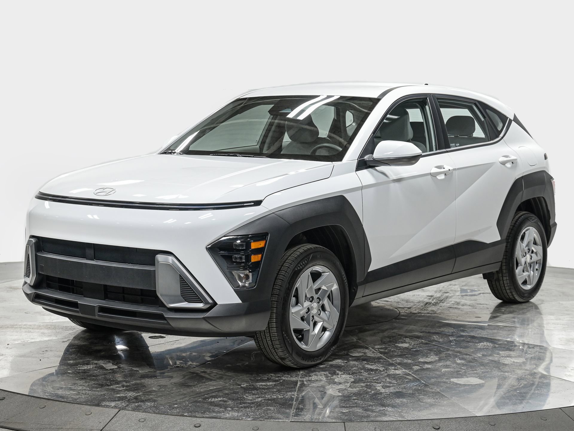 Used 2025 Hyundai Kona SE image 1