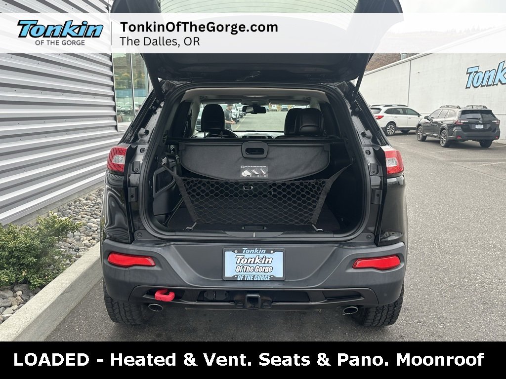 Used 2017 Jeep Cherokee Trailhawk image 4