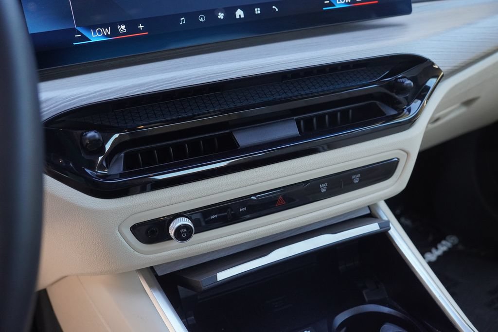 Used 2025 BMW 430i Coupe w/ Premium Package RWD image 22