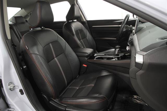 Used 2024 Nissan Altima 2.5 SR FWD image 15