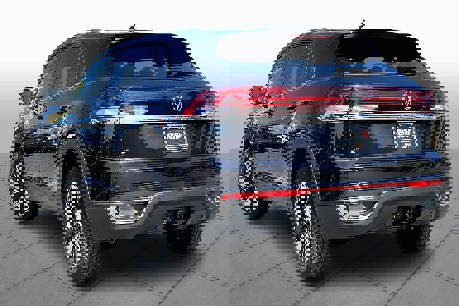 New 2026 Volkswagen Atlas Cross Sport SE image 12