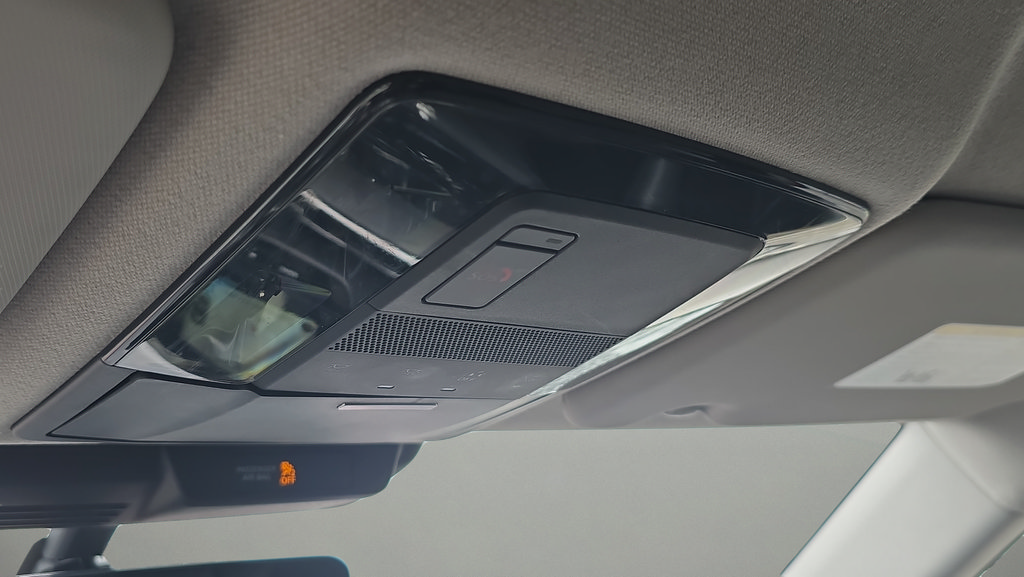Used 2025 Mitsubishi Outlander SE FWD image 26