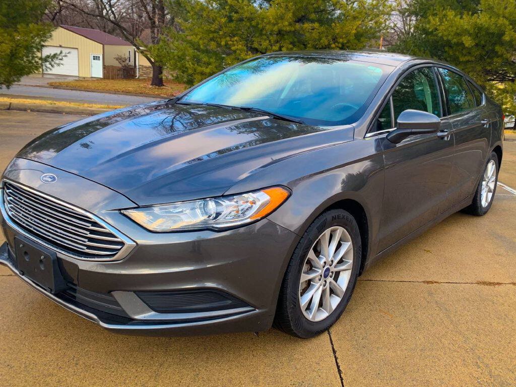 Used 2017 Ford Fusion SE w/ Fusion SE Technology Package AWD/4WD image 5
