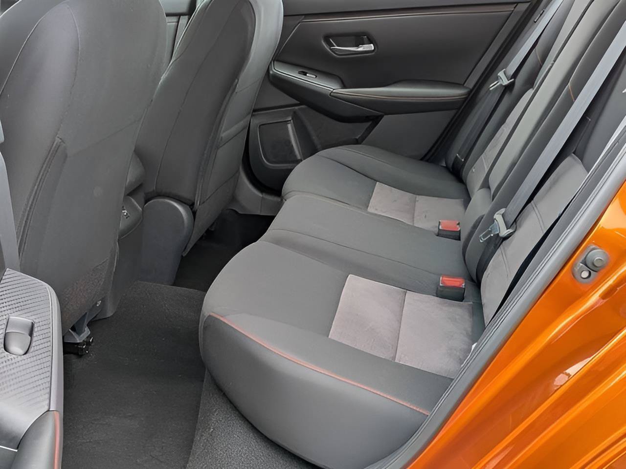 Certified 2025 Nissan Sentra SR FWD image 21