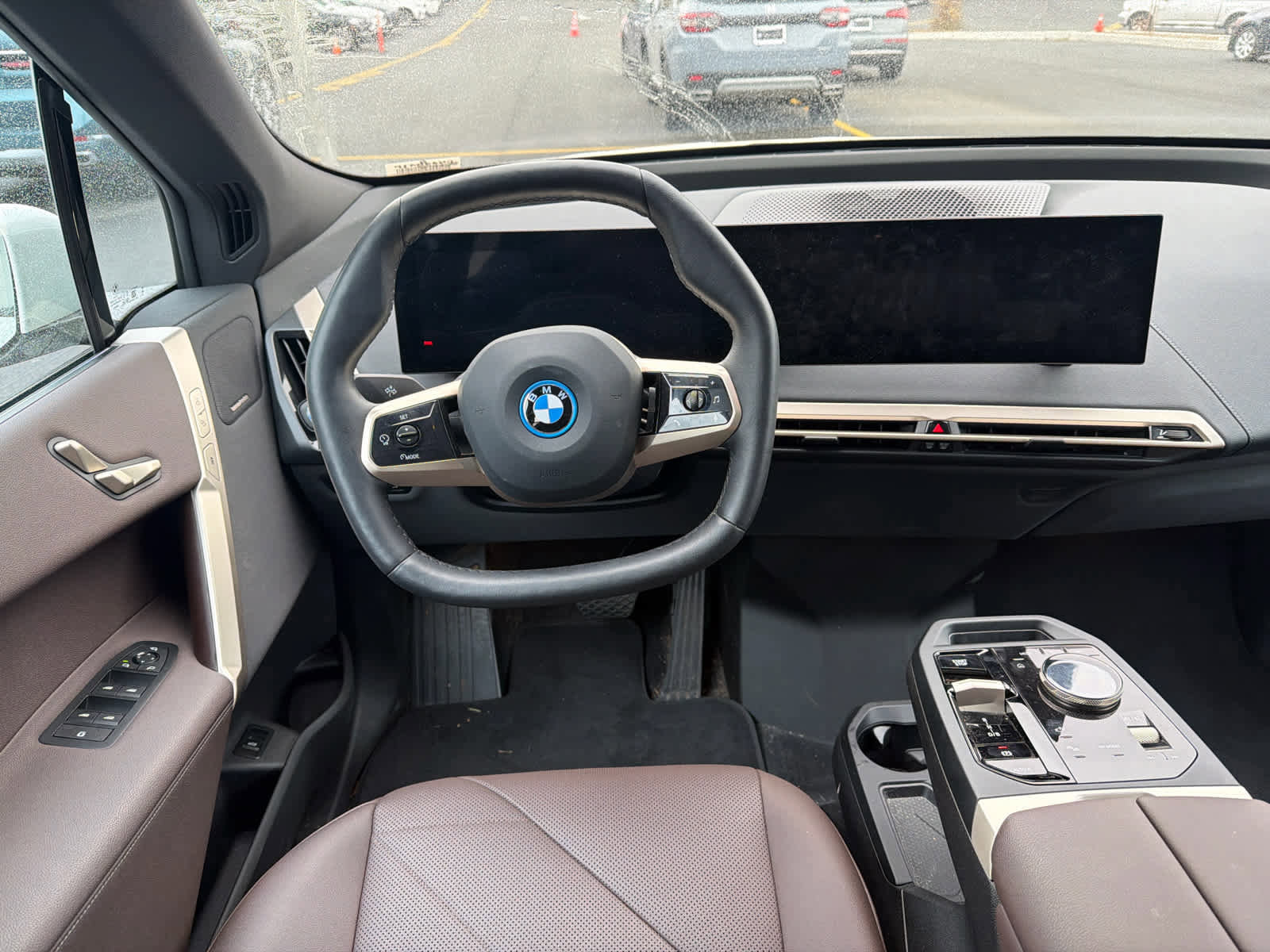 Used 2024 BMW iX xDrive50 w/ Convenience Package AWD/4WD image 5