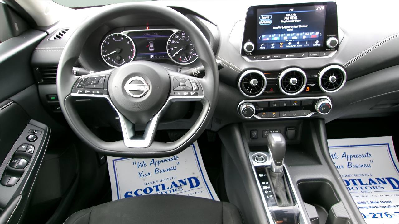Used 2025 Nissan Sentra SV FWD image 11