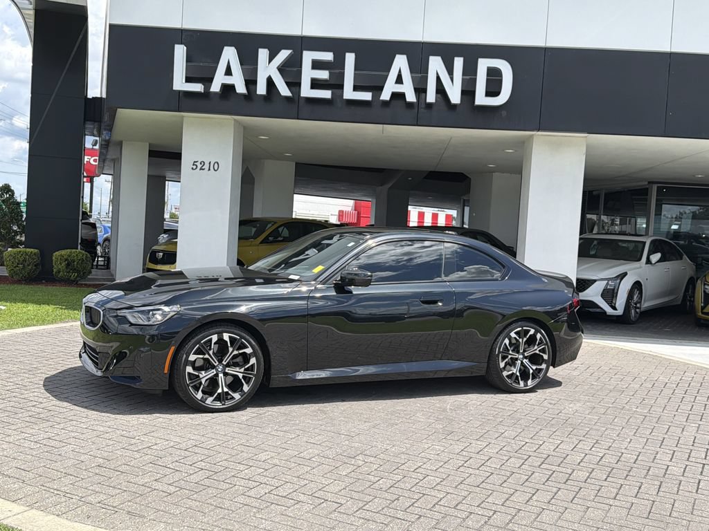 Used 2025 BMW 230i Coupe w/ Premium Package RWD image 2