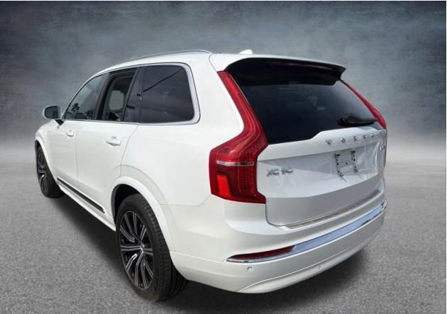 Used 2024 Volvo XC90 B5 Core w/ Climate Package AWD/4WD image 4