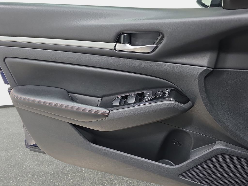 Used 2024 Nissan Altima 2.5 SR image 26