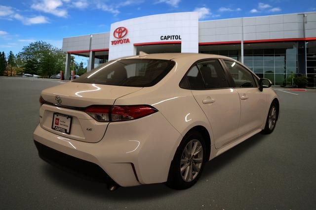 Certified 2025 Toyota Corolla LE w/ LE Premium Package FWD image 4