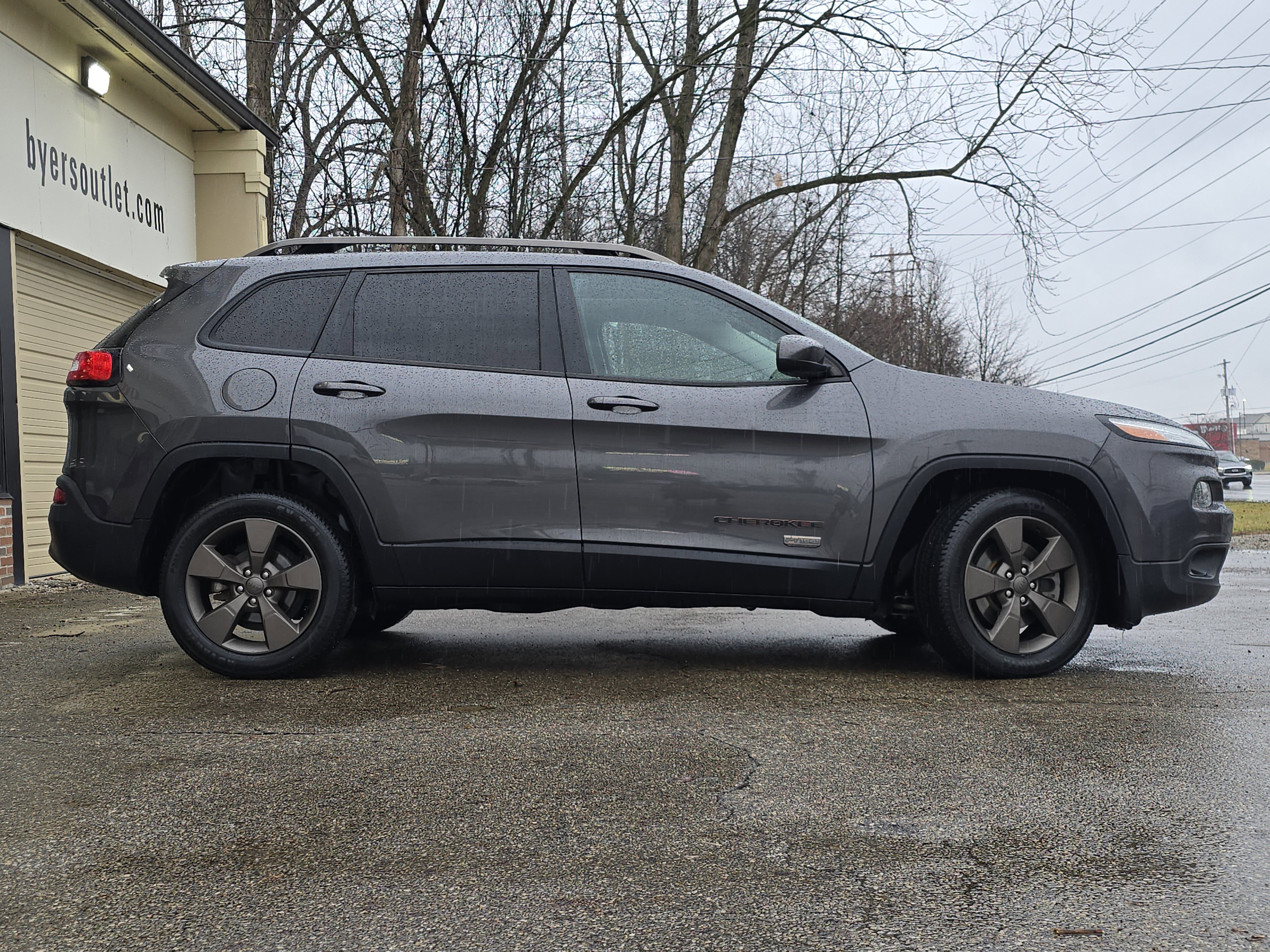 Used 2016 Jeep Cherokee 75th Anniversary image 8