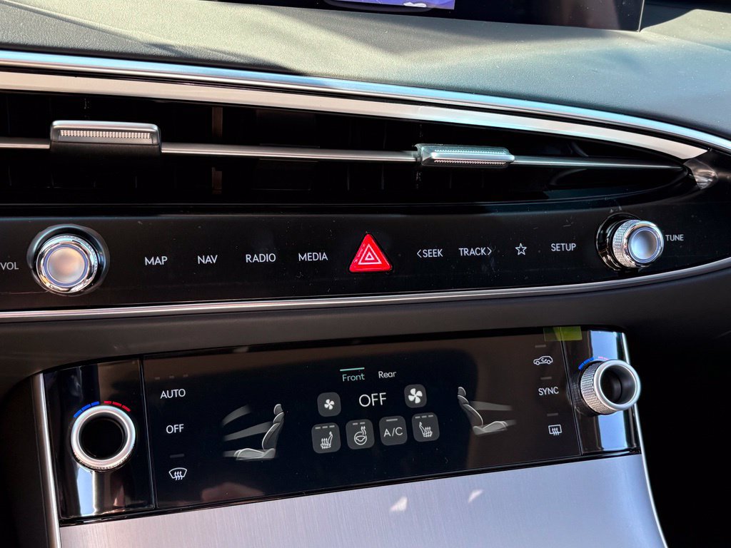 New 2027 Genesis GV70 2.5T Select AWD/4WD image 17