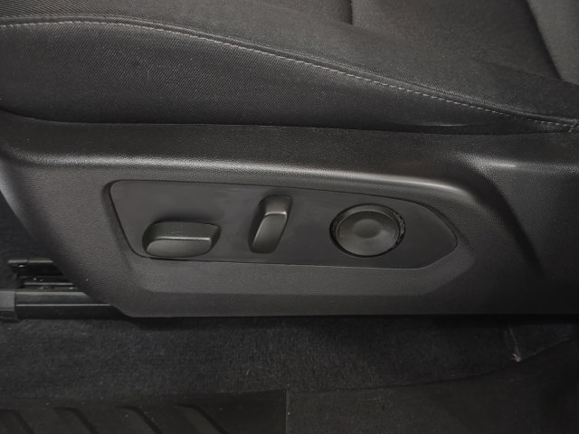 Used 2024 Chevrolet Colorado Trail Boss w/ Technology Package AWD/4WD image 13