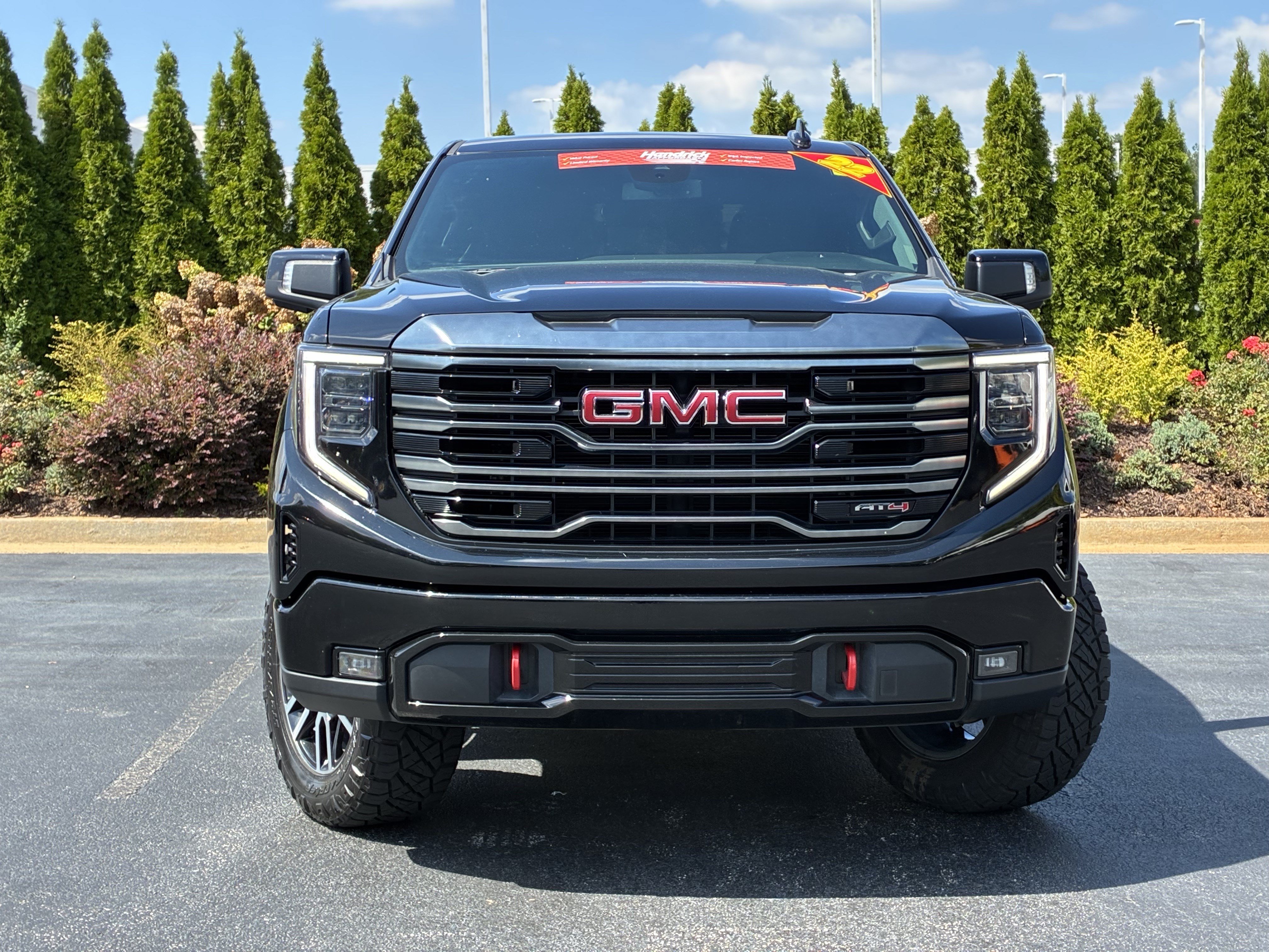 Used 2022 GMC Sierra 1500 AT4 AWD/4WD image 5