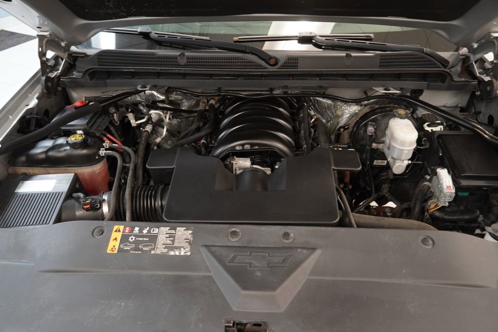 Used 2018 Chevrolet Silverado 1500 LT w/ LPO, Black Pack AWD/4WD image 38