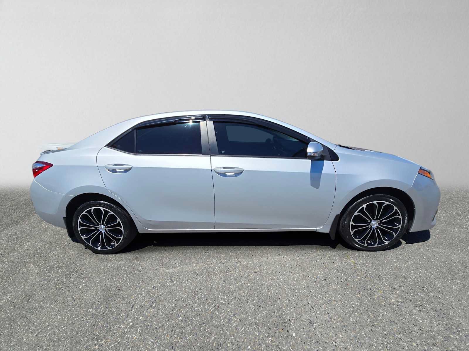 Used 2016 Toyota Corolla S FWD image 2
