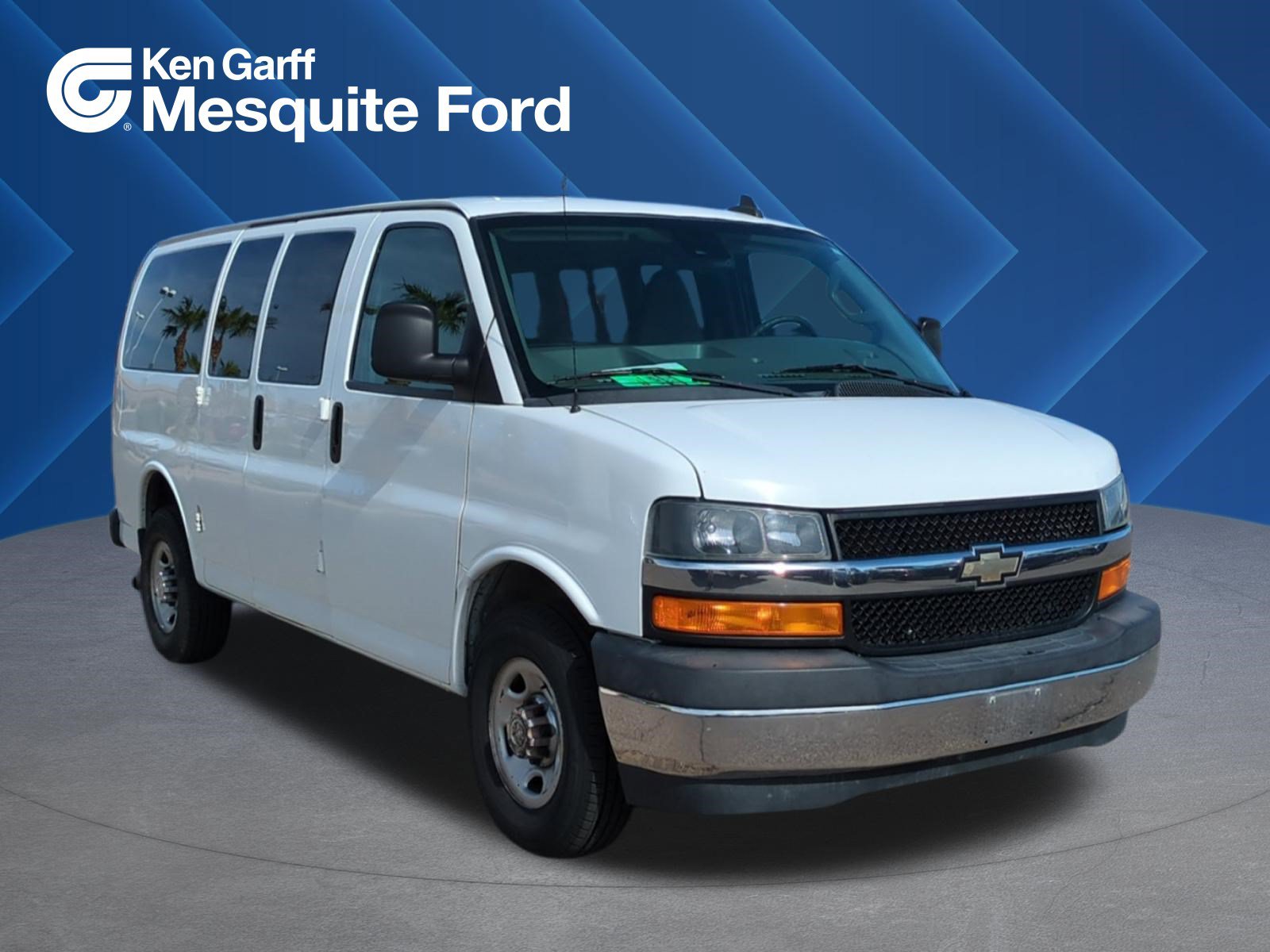 Used 2019 Chevrolet Express 2500 LT w/ LT Preferred Equipment Group RWD image 1