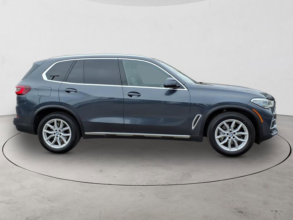 Used 2021 BMW X5 xDrive40i w/ Executive Package AWD/4WD image 4