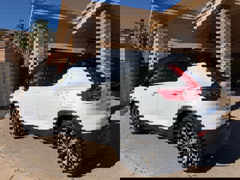 Used 2021 Volvo XC40 P8 Recharge image 31