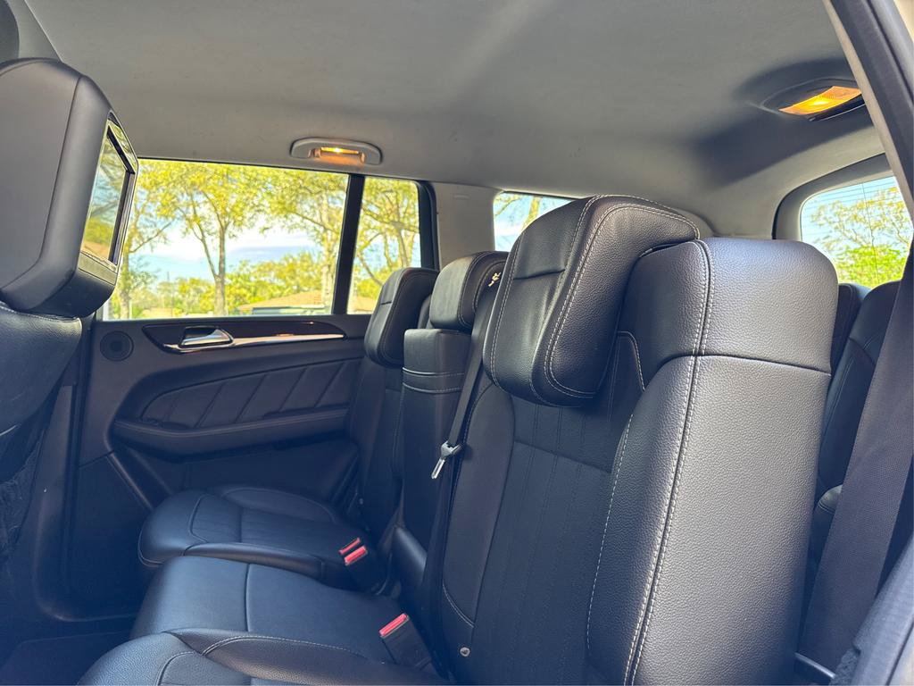 Used 2015 Mercedes-Benz GL 450 4MATIC w/ Appearance Package image 10